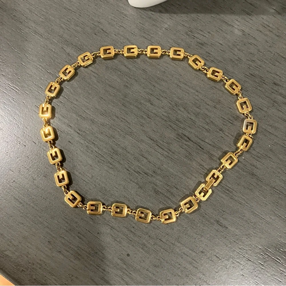 Chic Givenchy Gold-Tone Geometric Necklace - Picture 2 of 5